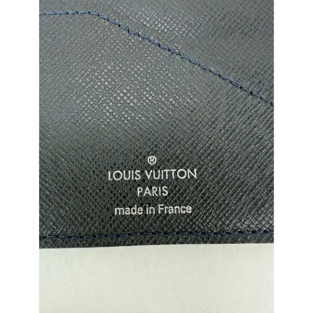 Louis Vuitton see or